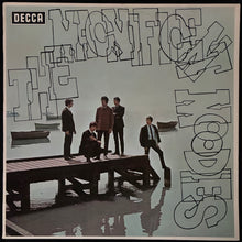 Load image into Gallery viewer, MOODY BLUES - THE MAGNIFICENT MOODIES (MONO) (USED VINYL 1973 AUS M-/EX+)
