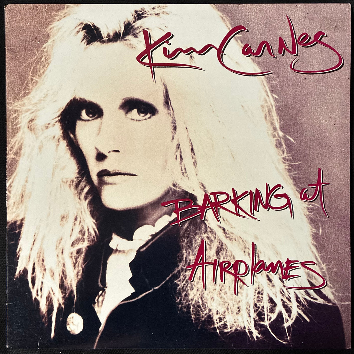 KIM CARNES - BARKING AT AIRPLANES (USED VINYL 1985 AUS M-/M-)