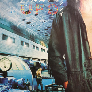 UFO - LIGHTS OUT (USED VINYL 1977 U.S. M-/EX)