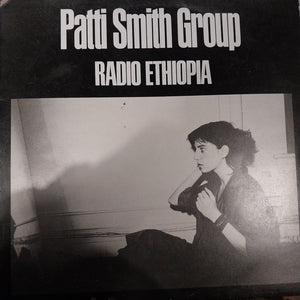 PATTI SMITH - RADIO ETHIOPIA (USED VINYL 1976 U.K. EX+ EX+)