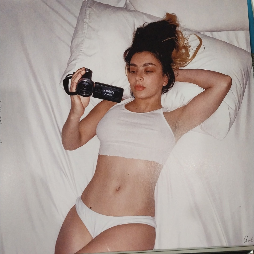 CHARLI XCX - HOW IM FEELIMG NOW (CLEAR COLOURED) VINYL