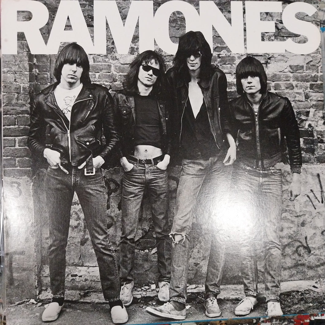 RAMONES - SELF TITLED (USED VINYL 1989 U.S. M- EX)