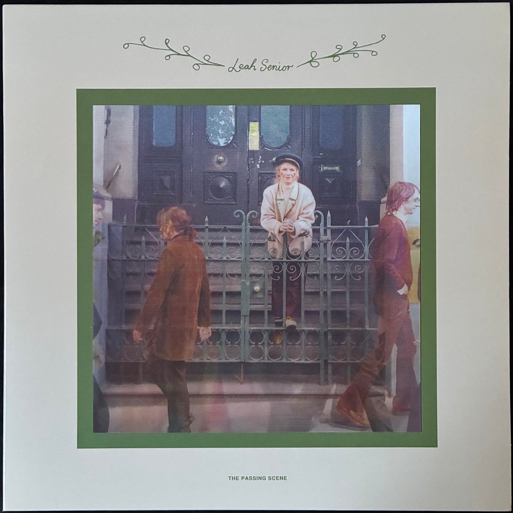 LEAH SENIOR - THE PASSING SCENE (3D SLEEVE) (OLIVE GREEN COLOURED) (USED VINYL 2020 AUS M-/M-)