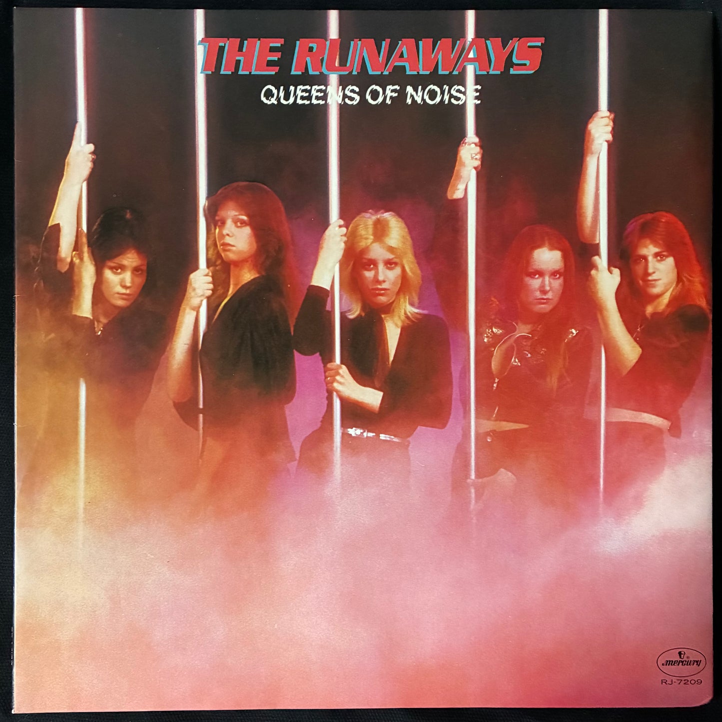 RUNAWAYS - QUEENS OF NOISE (USED VINYL 1977 JAPAN M-/EX+)