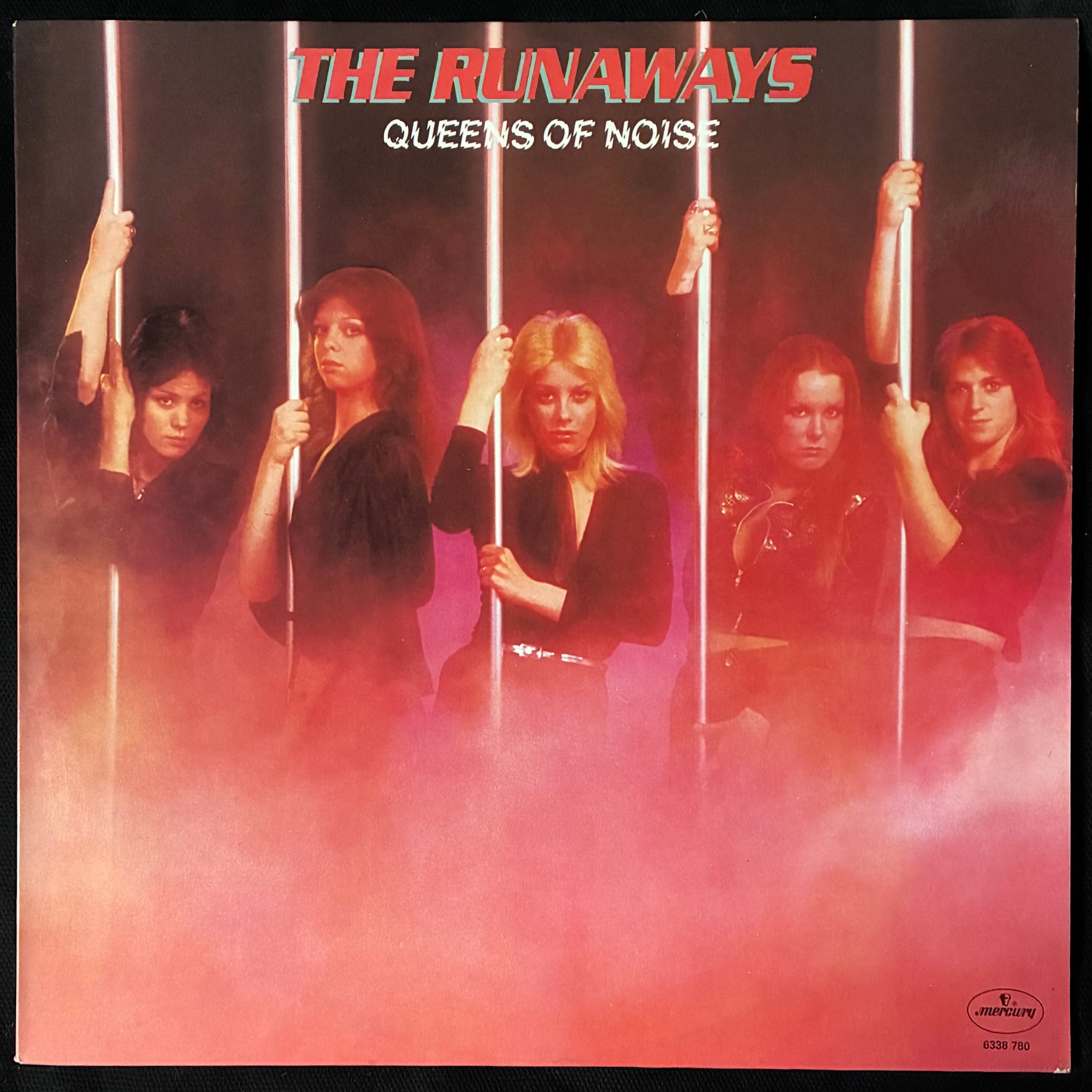 RUNAWAYS - QUEENS OF NOISE (USED VINYL 1977 AUS M-/EX+)