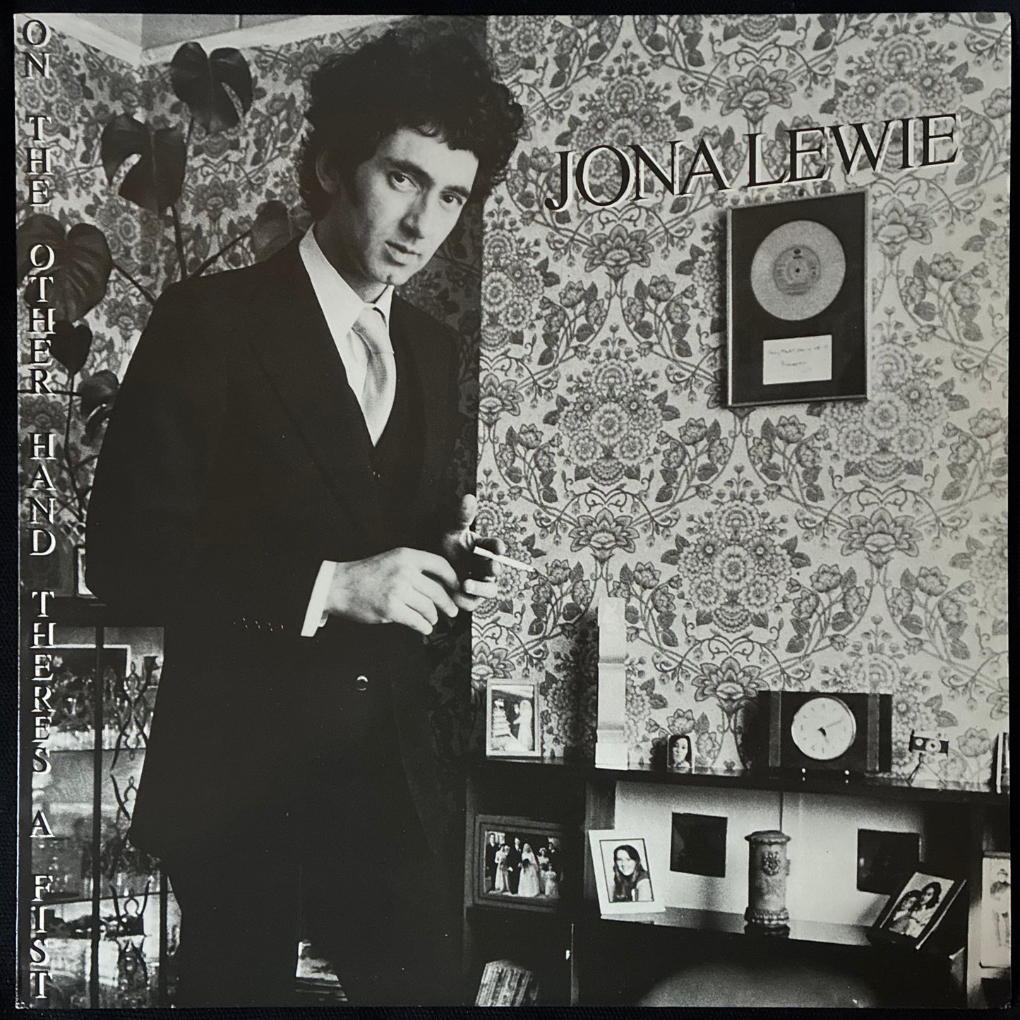 JONA LEWIE - ON THE OTHER HAND THERE'S A FIST (FIRST PRESSING) (ORANGE COLOURED) (USED VINYL 1978 UK M-/M-)