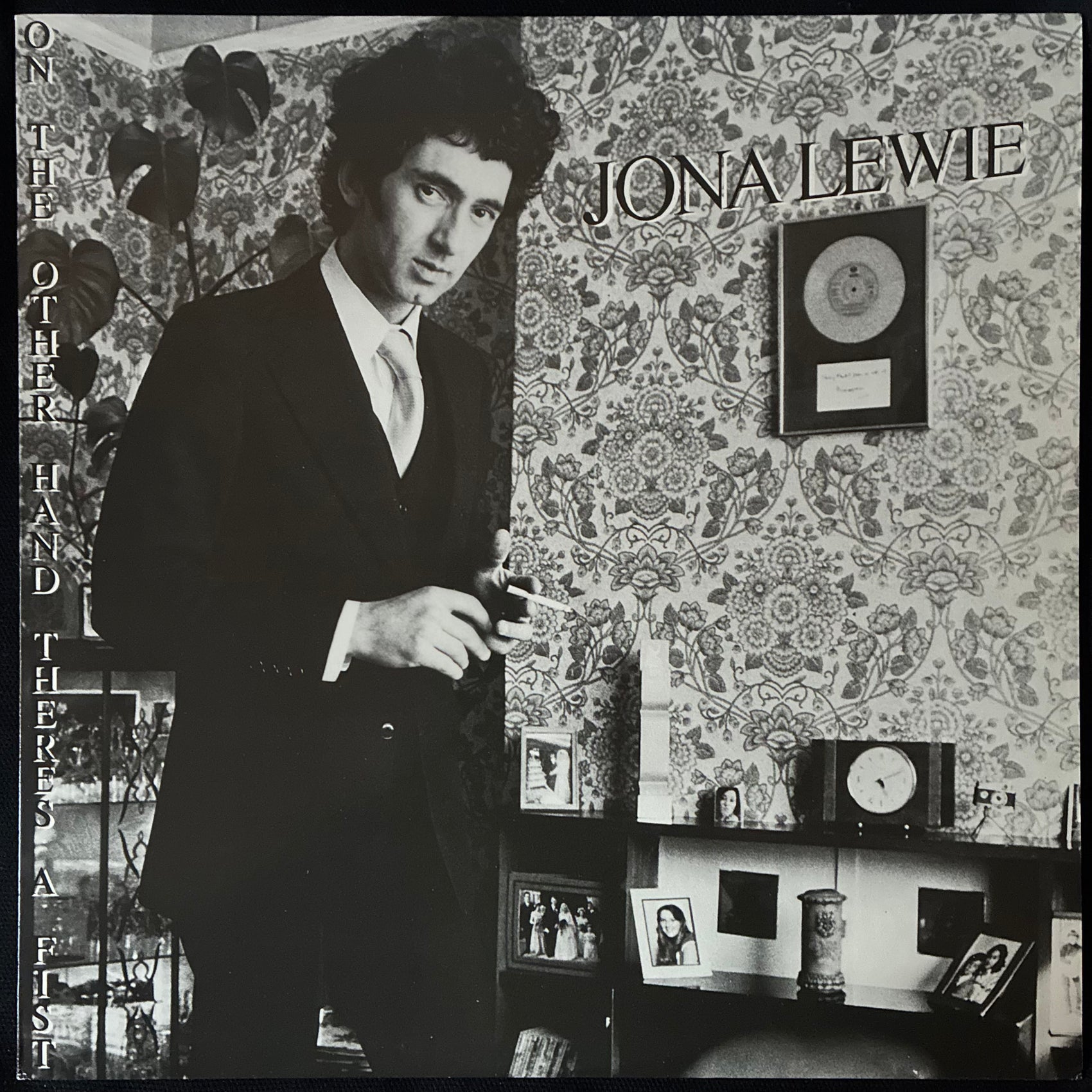 JONA LEWIE - ON THE OTHER HAND THERE'S A FIST (FIRST PRESSING) (ORANGE COLOURED) (USED VINYL 1978 UK M-/M-)