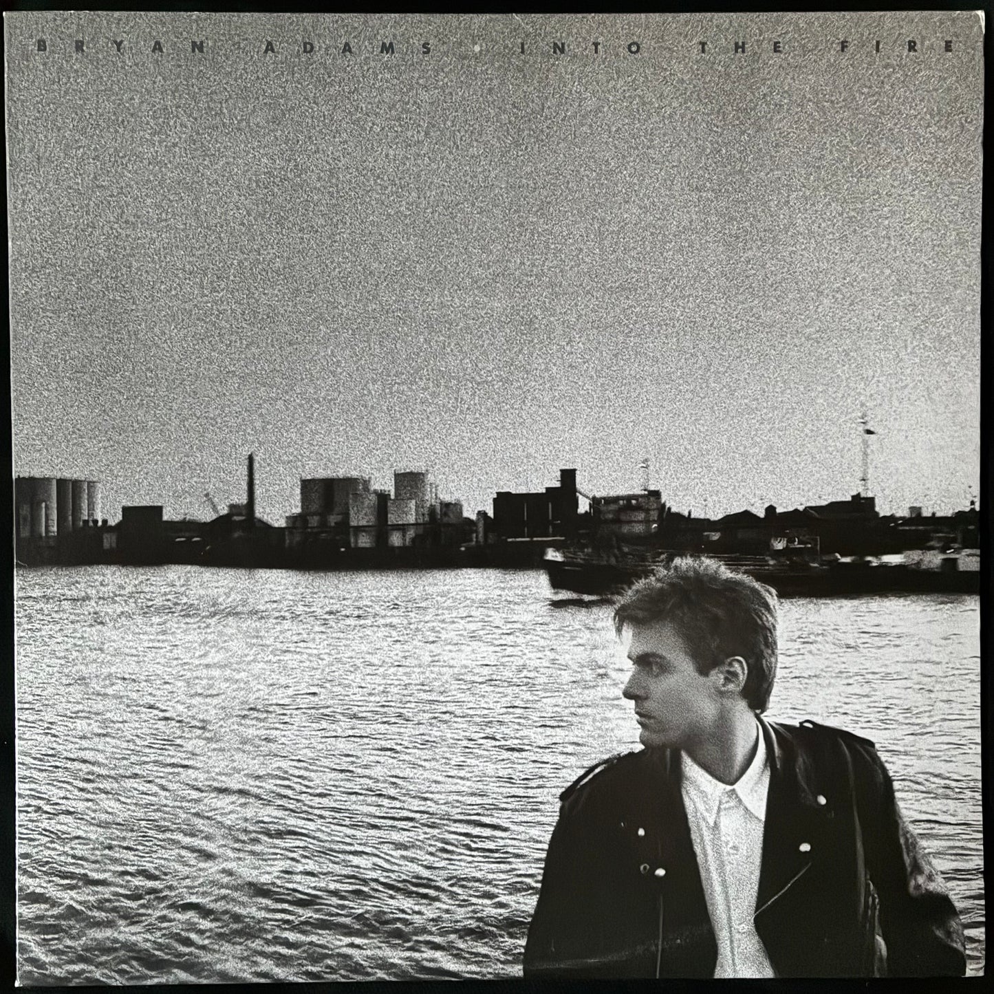 BRYAN ADAMS - INTO THE FIRE (USED VINYL 1987 JAPAN M-/EX)