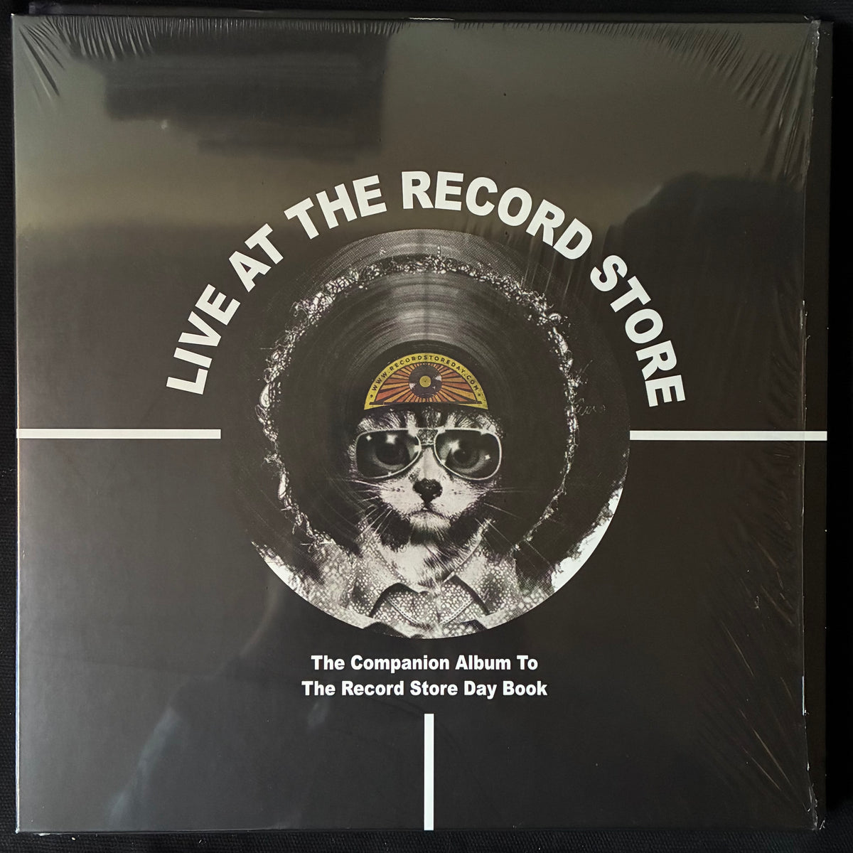 VARIOUS ARTISTS - RECORD STORE DAY : THE MOST IMPROBABLE COMEBACK OF THE 21ST CENTURY (USED VINYL 2022 M-/M-)