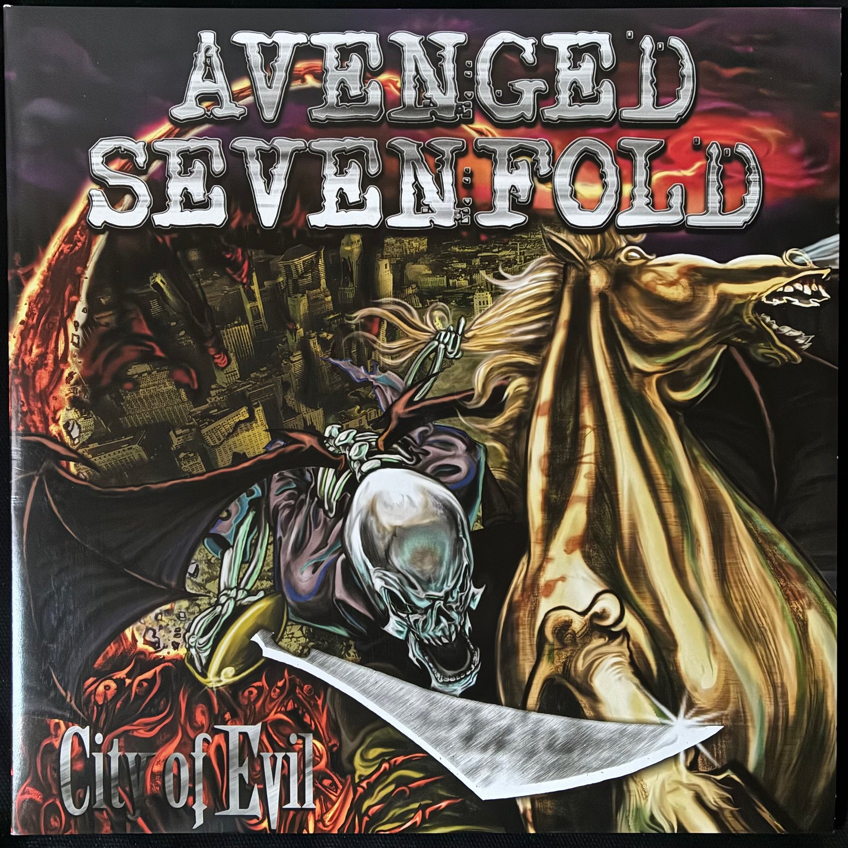 AVENGED SEVENFOLD - CITY OF EVIL (2LP) (BLACK/PURPLE COLOURED) (USED VINYL 2017 US M-/M-)