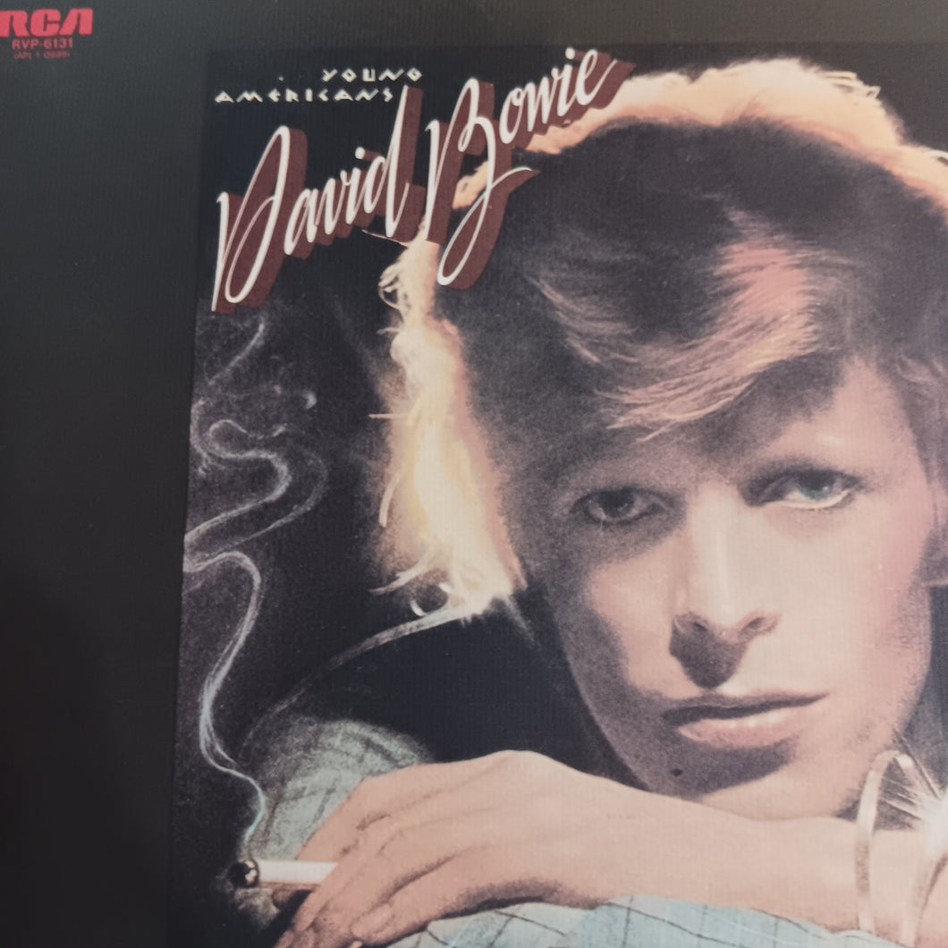 DAVID BOWIE - YOUNG AMERICANS (USED VINYL 1976 JAPANESE M-/M-)