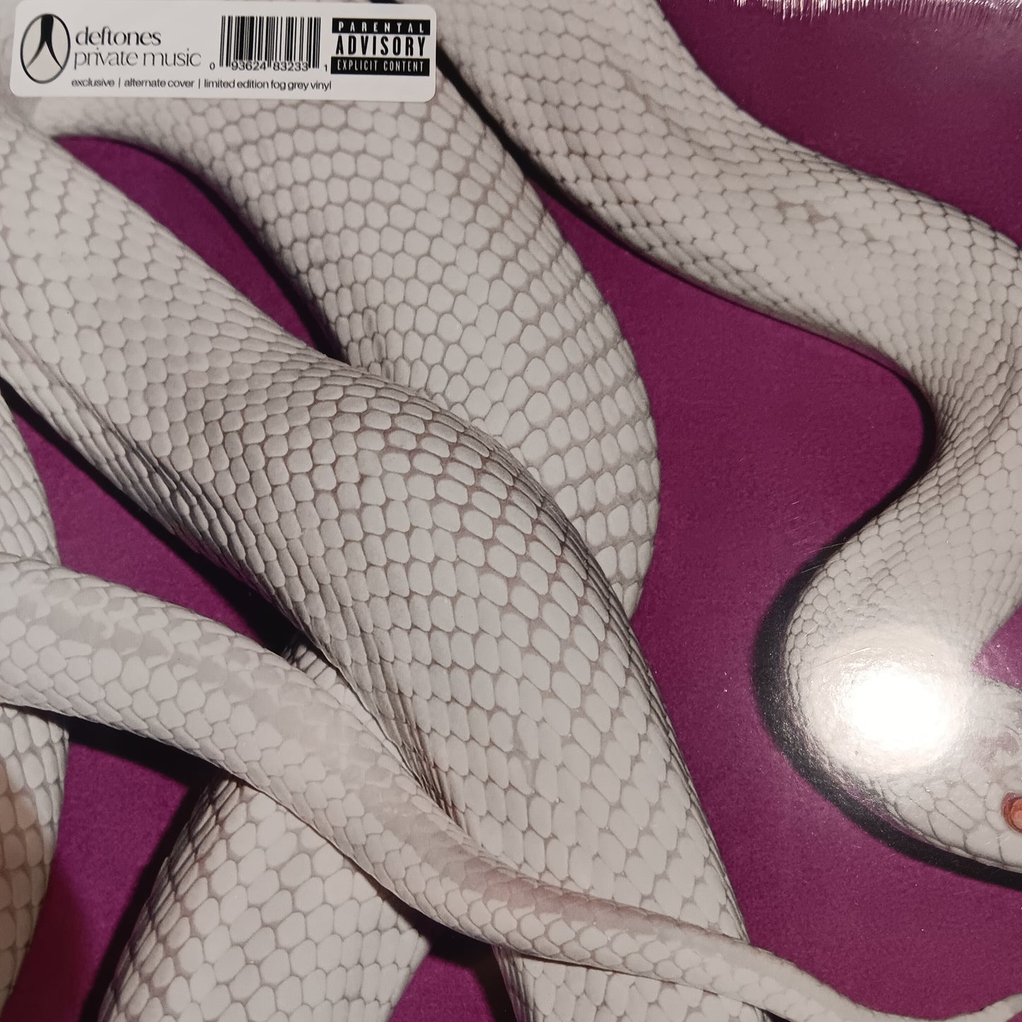 DEFTONES - PRIVATE MUSIC (ALTERNATIVE COVER) (DOG GREY COLOURED) VINYL