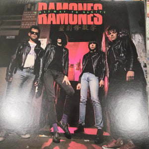 RAMONES - HALFWAY TO SANITY  (USED VINYL 1987 U.S. FIRST PRESSING M- EX+)