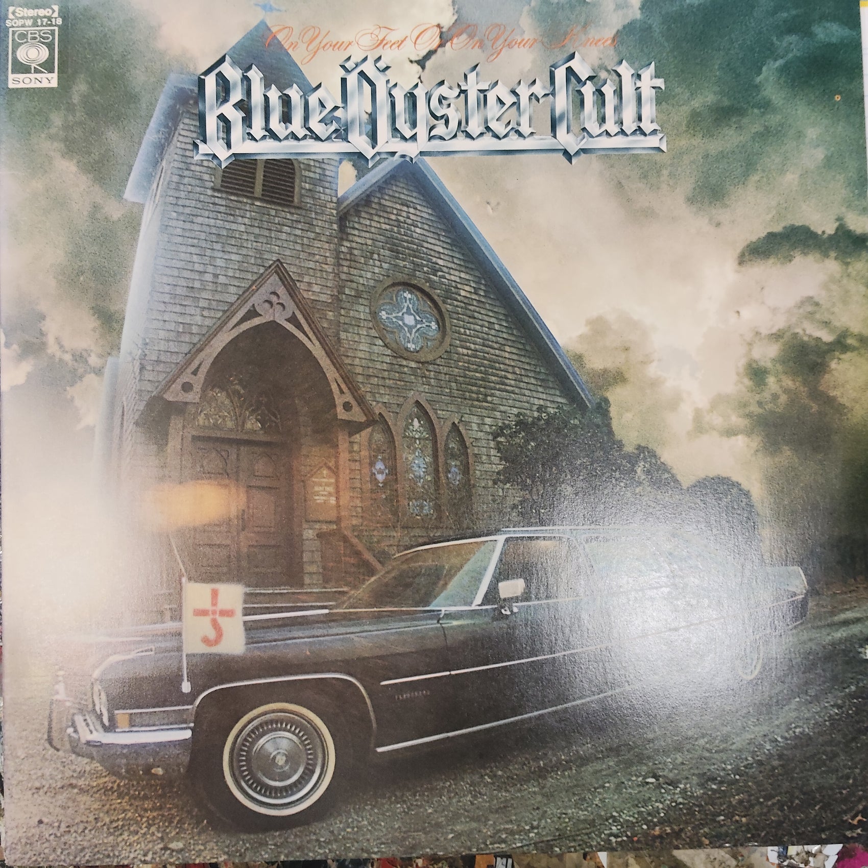 BLUE OYSTER CULT - ON YOUR FEET OR ON YOUR HEAD (USED VINYL 1975 JAPAN 2LP M- M-)
