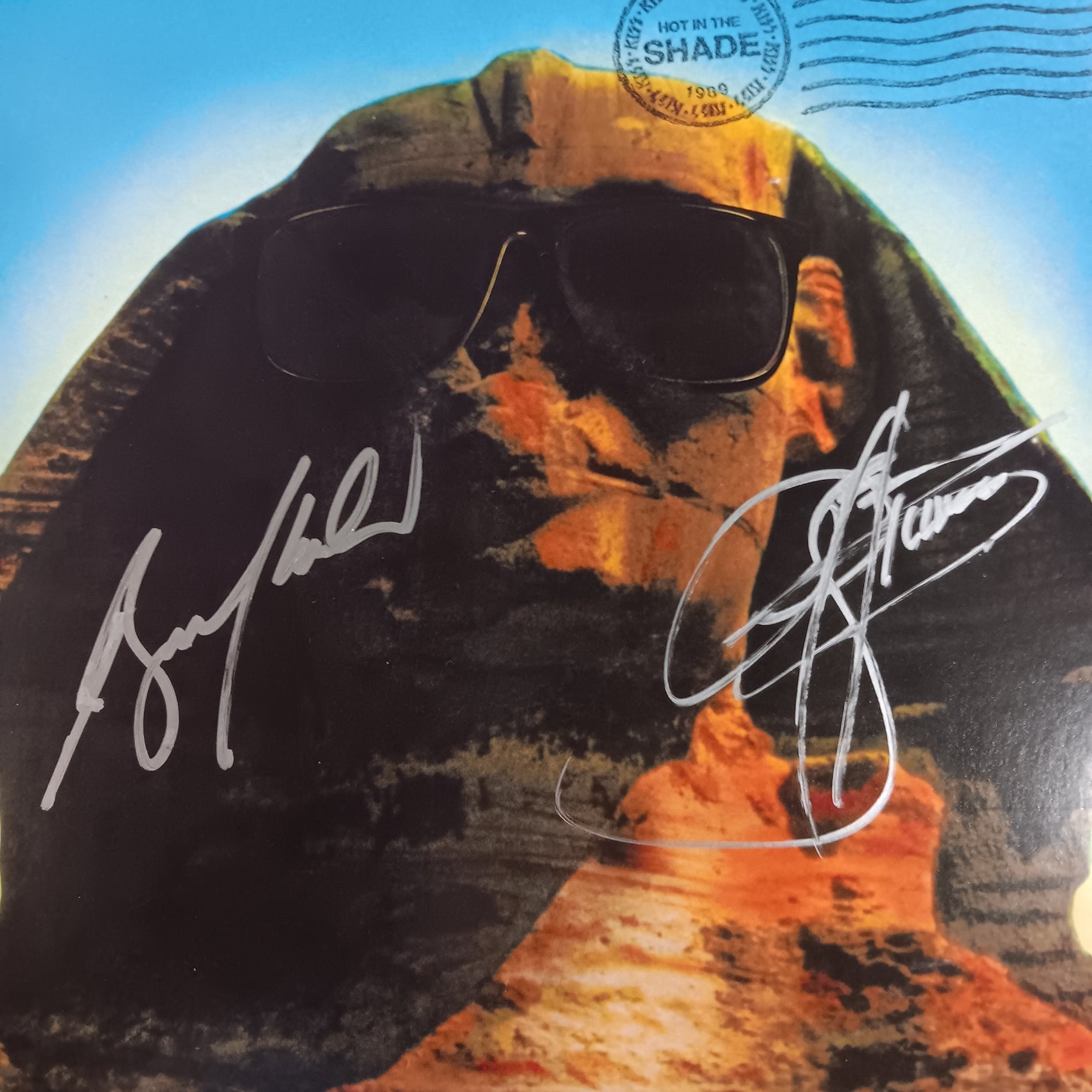 KISS - HOT IN THE SHADE (SIGNED BY GENE SIMMONS AND BRUCE KULICK) (USED VINYL 2014 EURO EX+/M-)