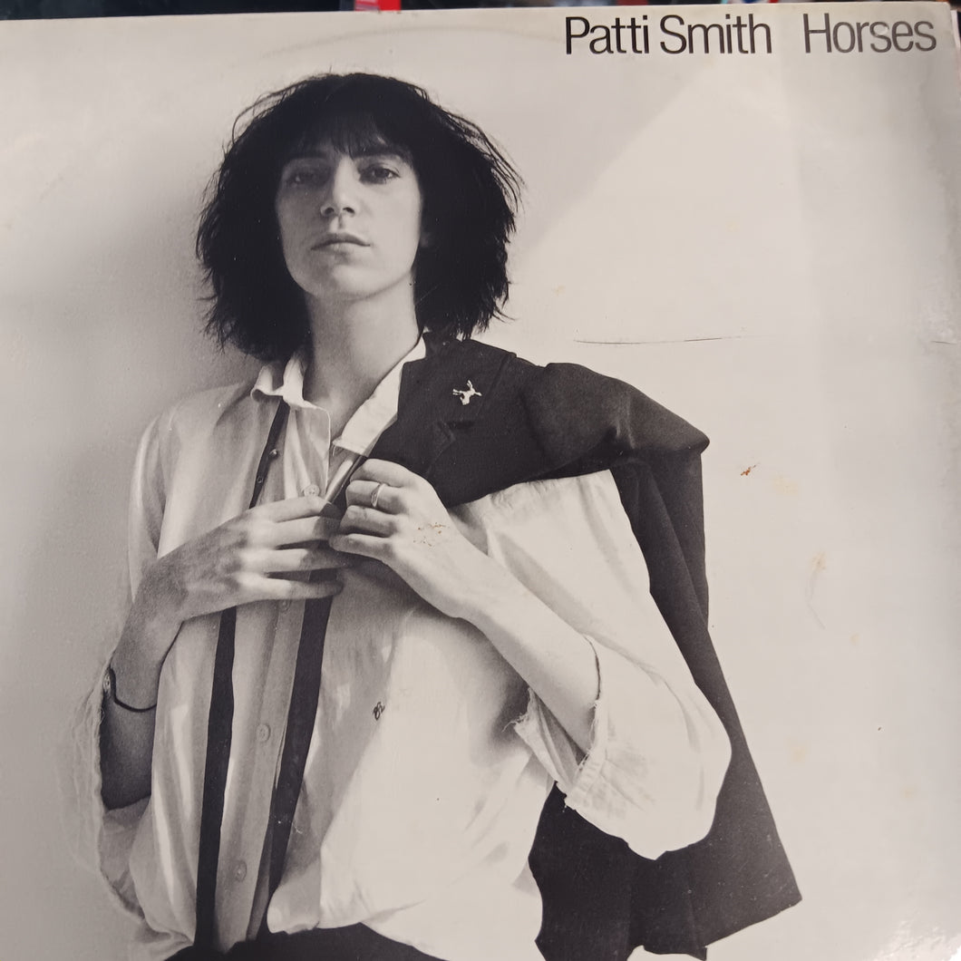 PATTI SMITH - HORSES (USED VINYL 1975 AUS EX/EX-)