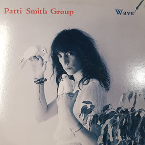 PATTI SMITH - WAVE (USED VINYL 1979 CANADIAN EX+/EX+)