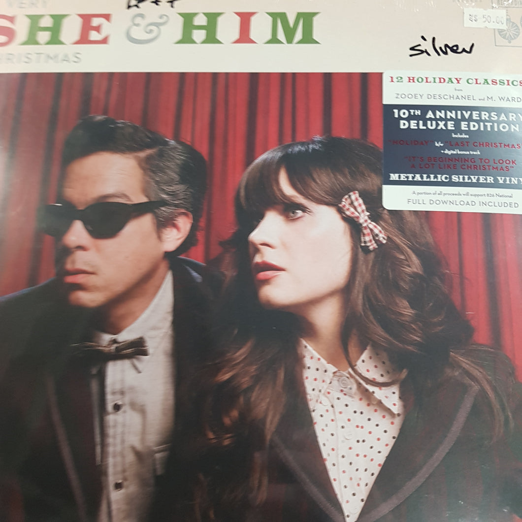 SHE AND HIM - A VERY SHE AND HIM CHRISTMAS (+ 7