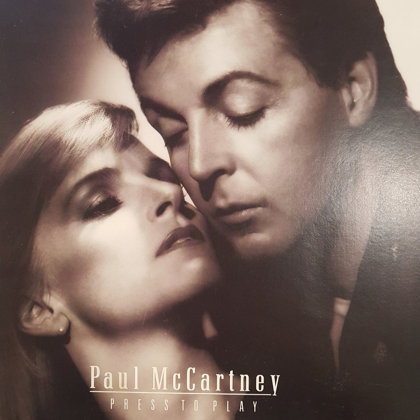 PAUL MCCARTNEY - PRESS TO PLAY (USED VINYL 1986 AUS M-/EX+)