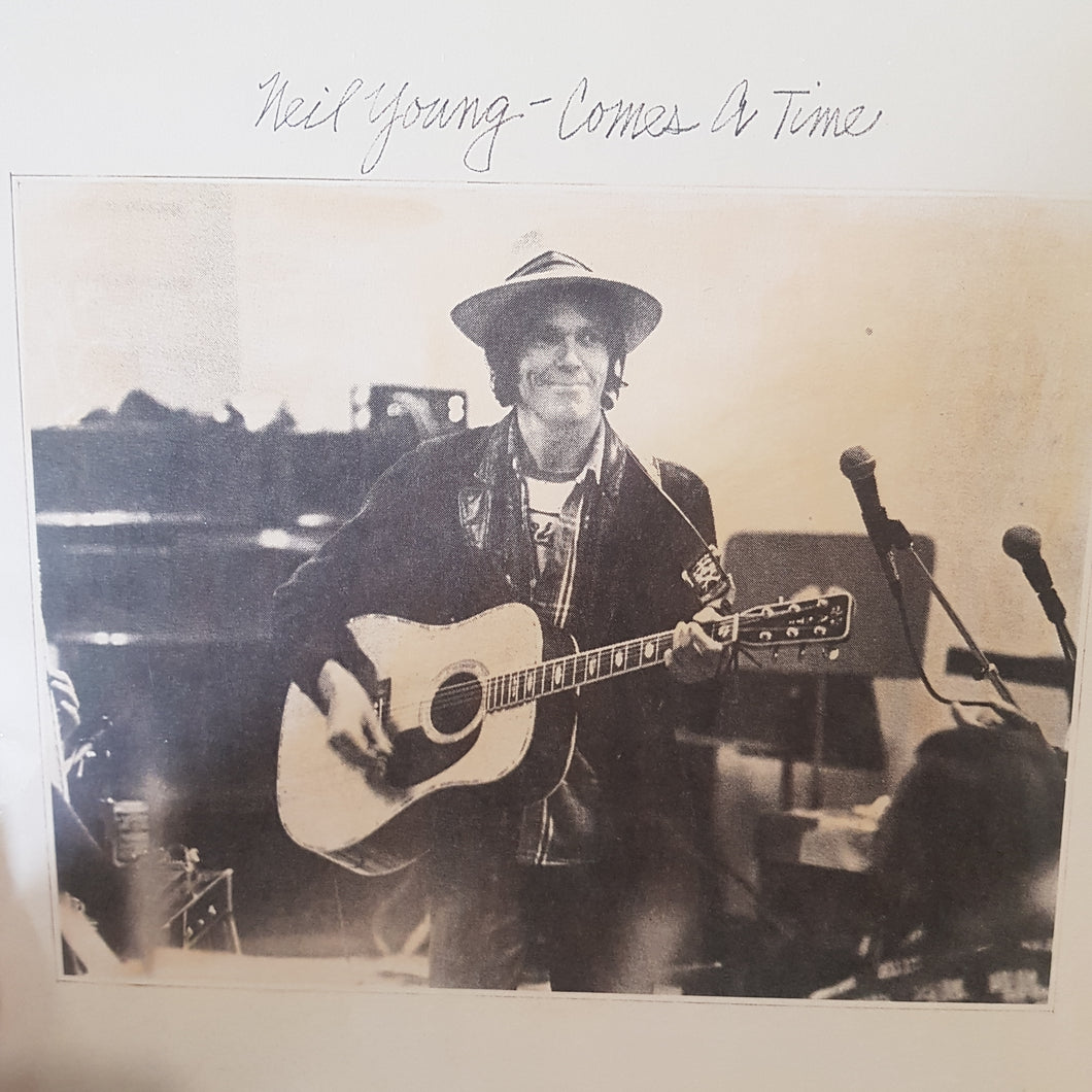 NEIL YOUNG - COMES A TIME VINYL