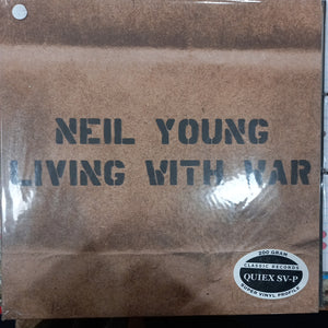 NEIL YOUNG - LIVING WITH WAR (USED VINYL 2006 U.S. FIRST PRESSING M- M-)